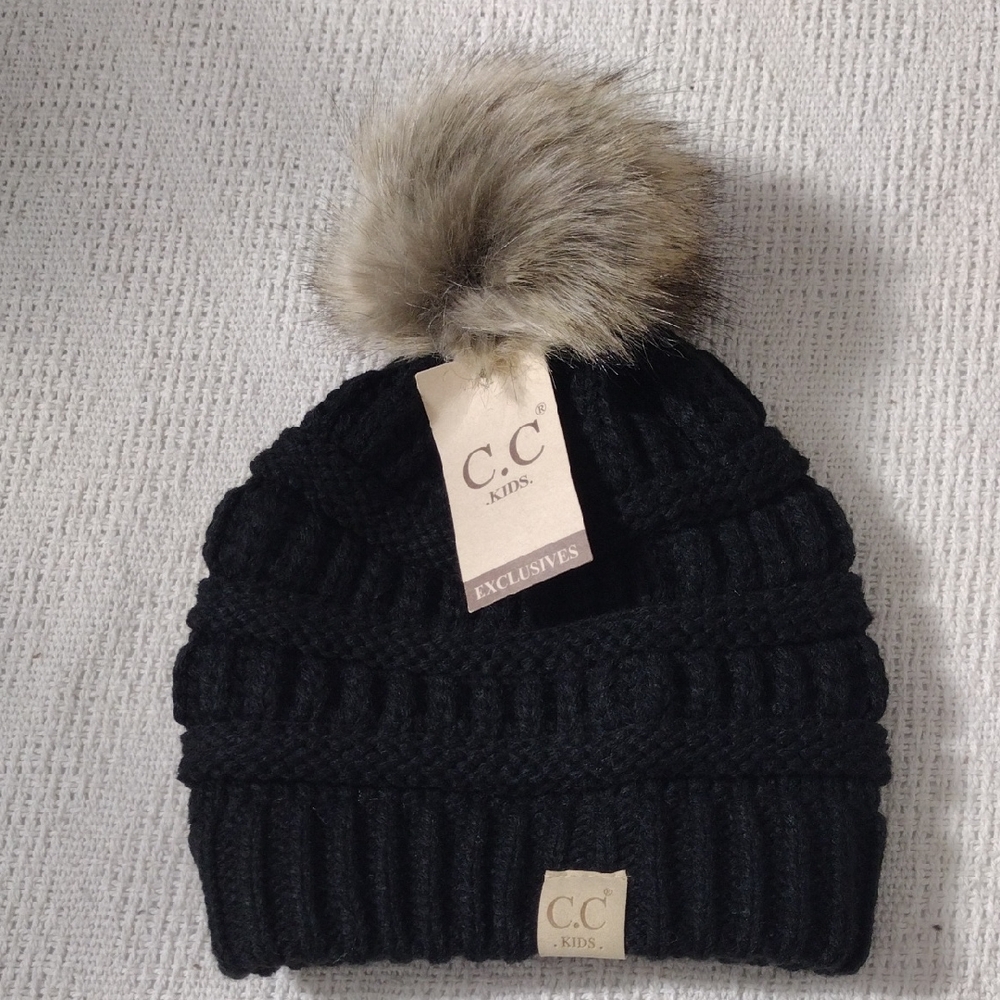 NWT C.C Kids Black Knit Beanie with Faux Fur Pom Size M-L
